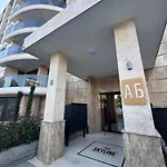 Luxury Sea View With Access - Parking & Heated Pool וארנה