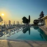 Luxury Sea View With Access - Parking & Heated Pool דירה *