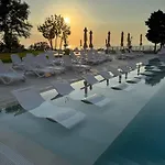 דירה Luxury Sea View With Access - Parking & Heated Pool וארנה