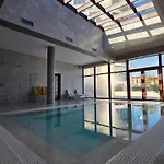 Luxury Sea View With Access - Parking & Heated Pool דירה *