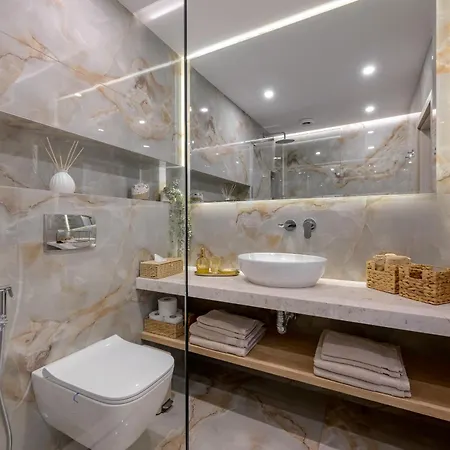 Luxury Sea View With Access - Parking & Heated Pool Apartmán Varna