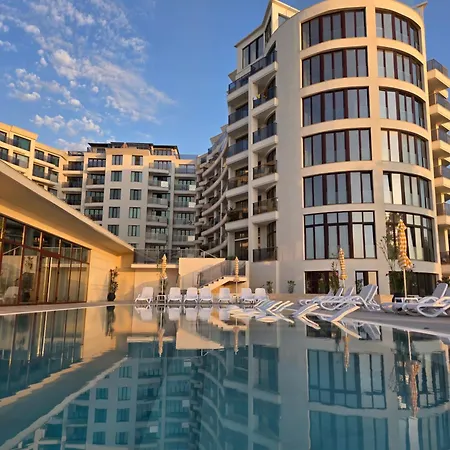Luxury Sea View With Access - Parking & Heated Pool * Varna
