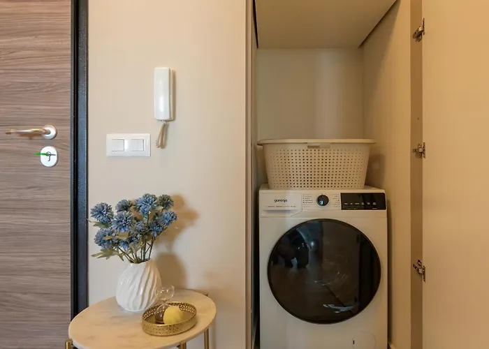 아파트 Luxury Sea View With Access - Parking & Heated Pool 바르나