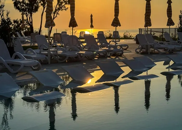 Luxury Sea View With Access - Parking & Heated Pool 바르나