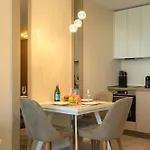 Luxury Sea View With Access - Parking & Heated Pool Apartment